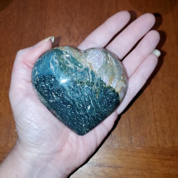 Green Jasper Crystal Heart - Picture 3 of 6